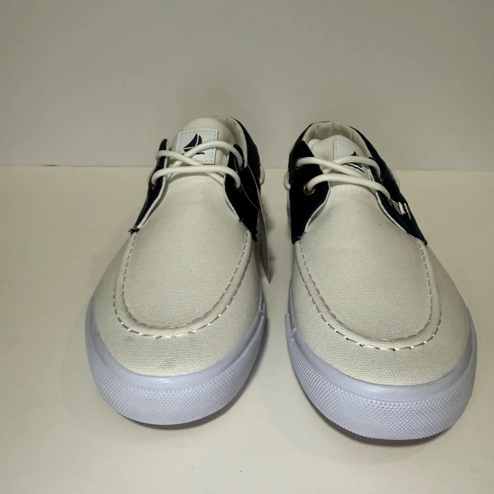 SAIL - Stylish Men's White and Navy Boat Shoes
